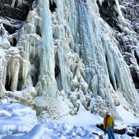 Fri Flyt - Arctic Ice Climbing